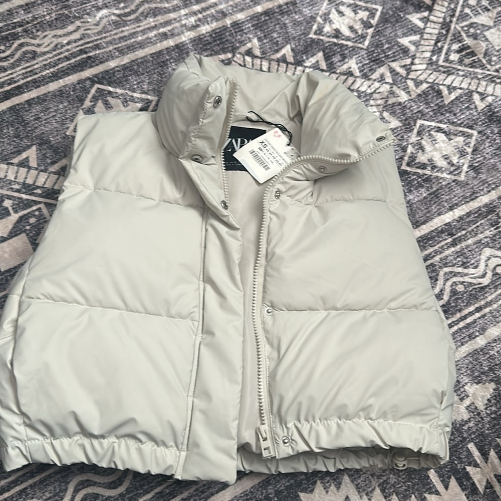 Zara Rubberized Cropped Vest in Cream size XS - Picture 5 of 8